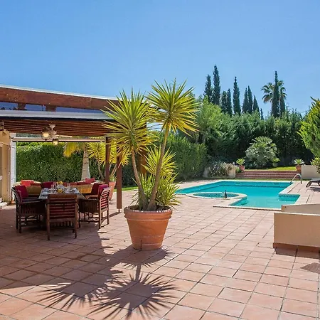 Sao Lourenco Sleeps 10 With Pool Air Con And Wifi