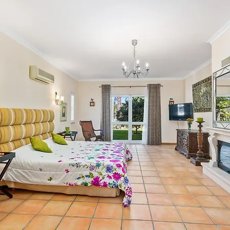 Sao Lourenco Sleeps 10 With Pool Air Con And Wifi Sao Lourenco (Almancil)