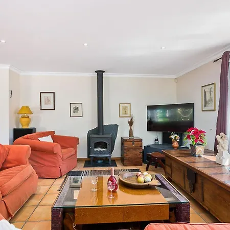 Sao Lourenco Sleeps 10 With Pool Air Con And Wifi 빌라 *